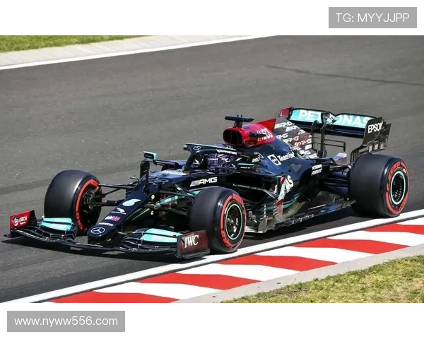 F1新赛季揭幕争冠格局生变车队与车手暗流涌动技术升级赛程调整引发焦点